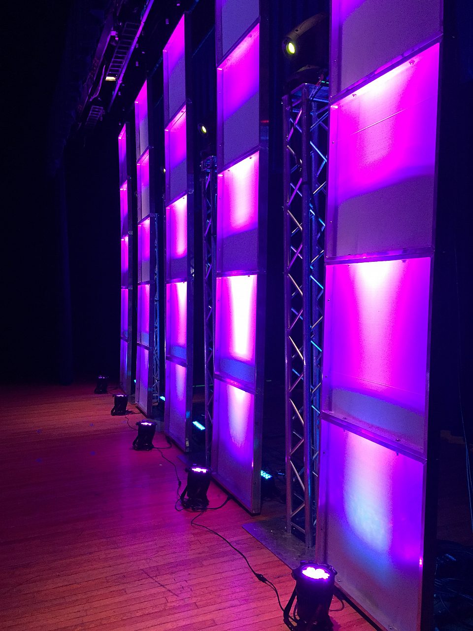 Square Set Panels With Truss Movers